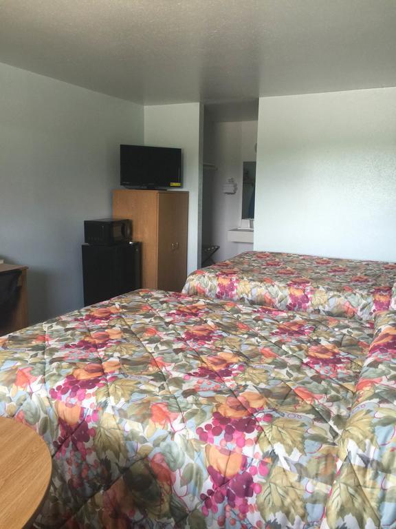 American Inn Colby Room photo